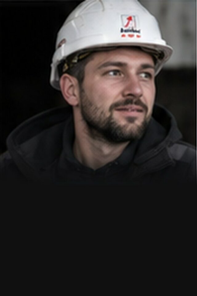 Maxime Renard, Soudeur métallique
