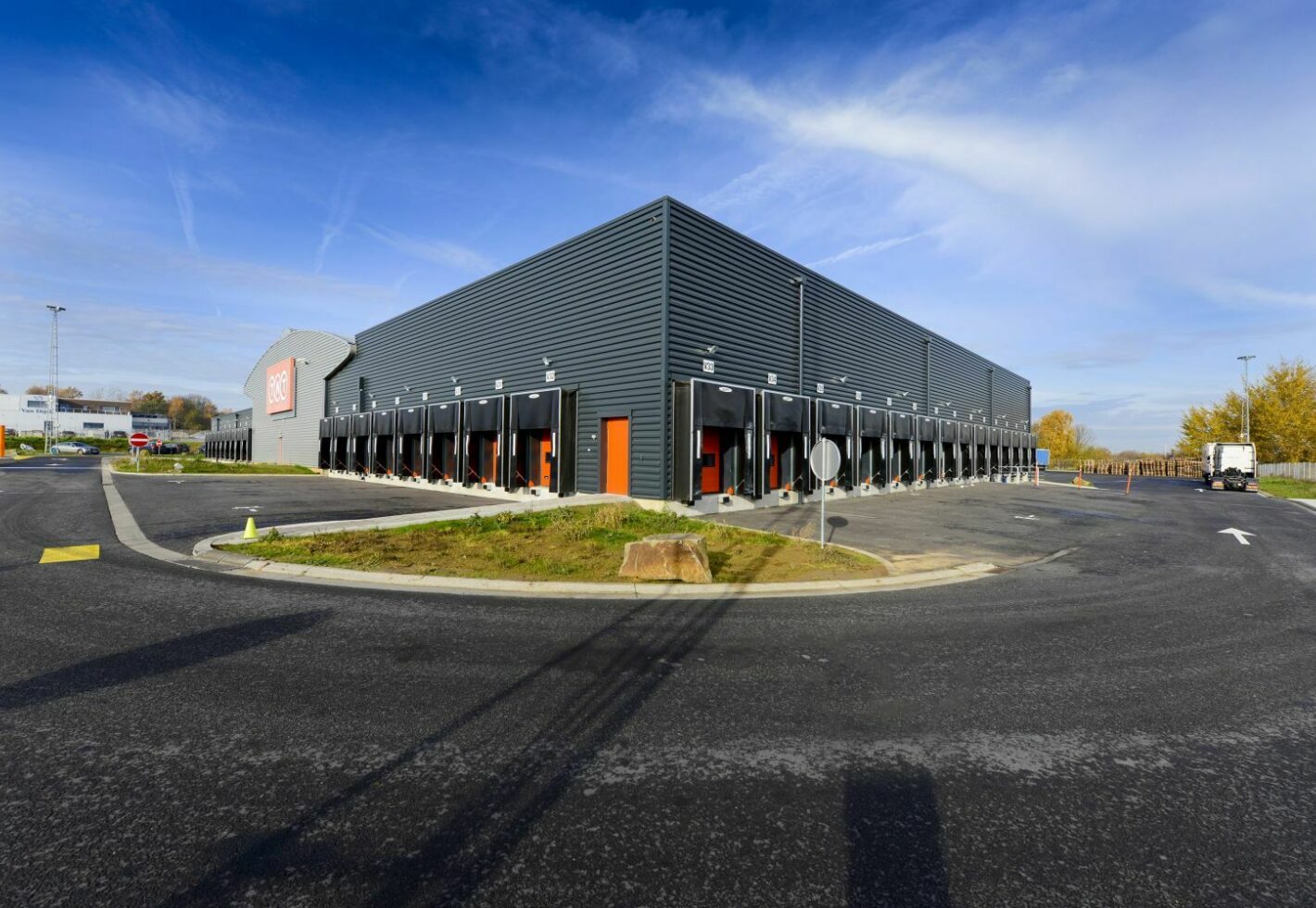 Batitec construction batiment commercial industriel milmort 6042